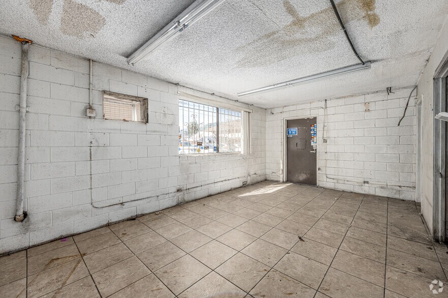 More Photos Of 844 N Vernon St, Azusa Warehouse For Lease