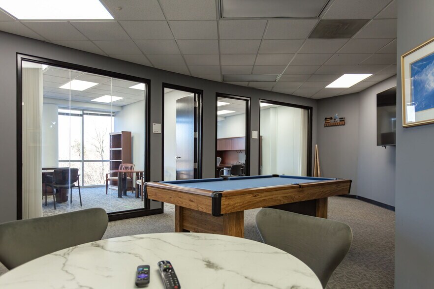 More Photos Of 940 Golf House Rd W, Whitsett Office For Lease