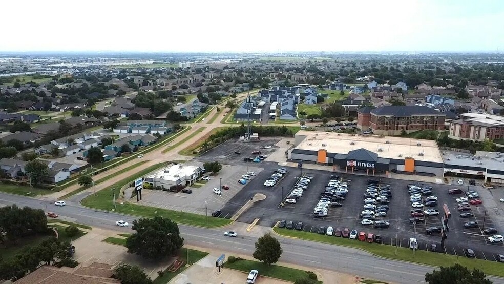 More Photos Of 12516 N May Ave, Oklahoma City General Retail For Lease