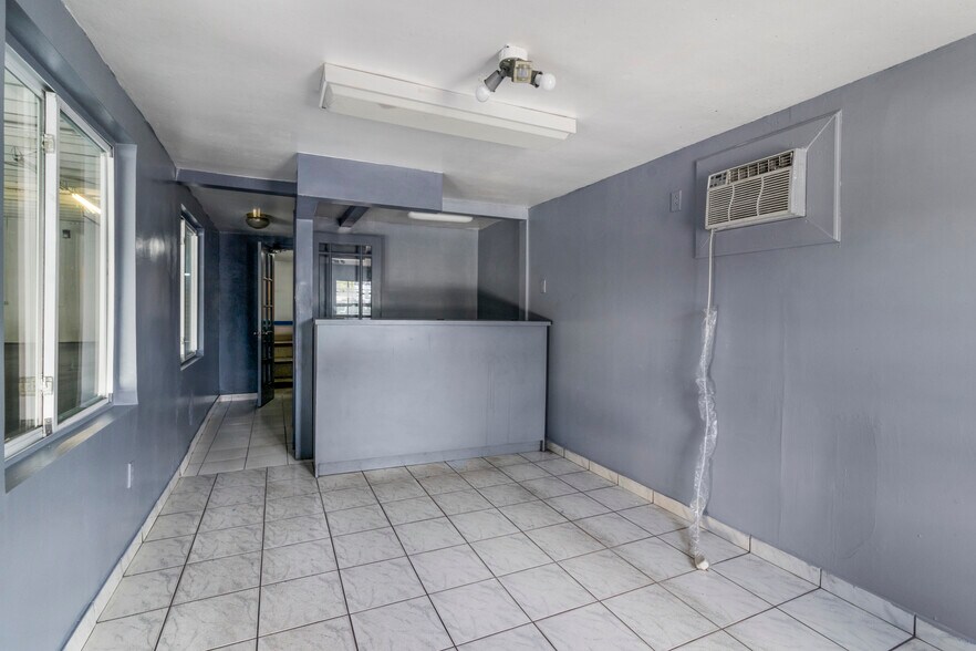 More Photos Of 499 NW 79th St, Miami Auto Repair For Sale