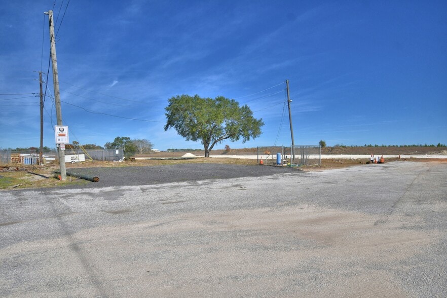 More Photos Of 16311 Highway 27, Lake Wales Service Station For Sale
