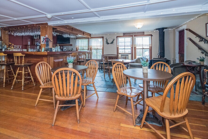 More Photos Of 78 Cream Hill Rd, Mendon Hospitality For Sale