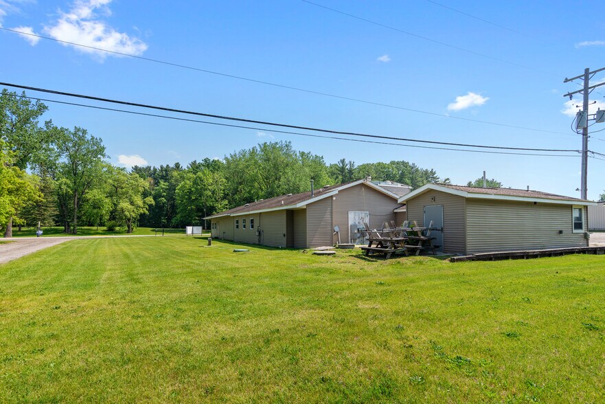 More Photos Of 201 W Saginaw Rd, Sanford Freestanding For Sale