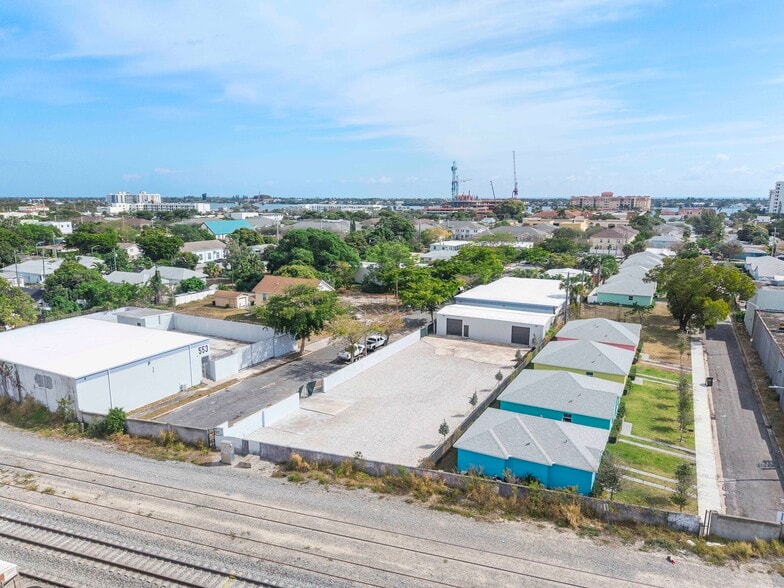 More Photos Of 540 17th St, West Palm Beach Warehouse For Lease