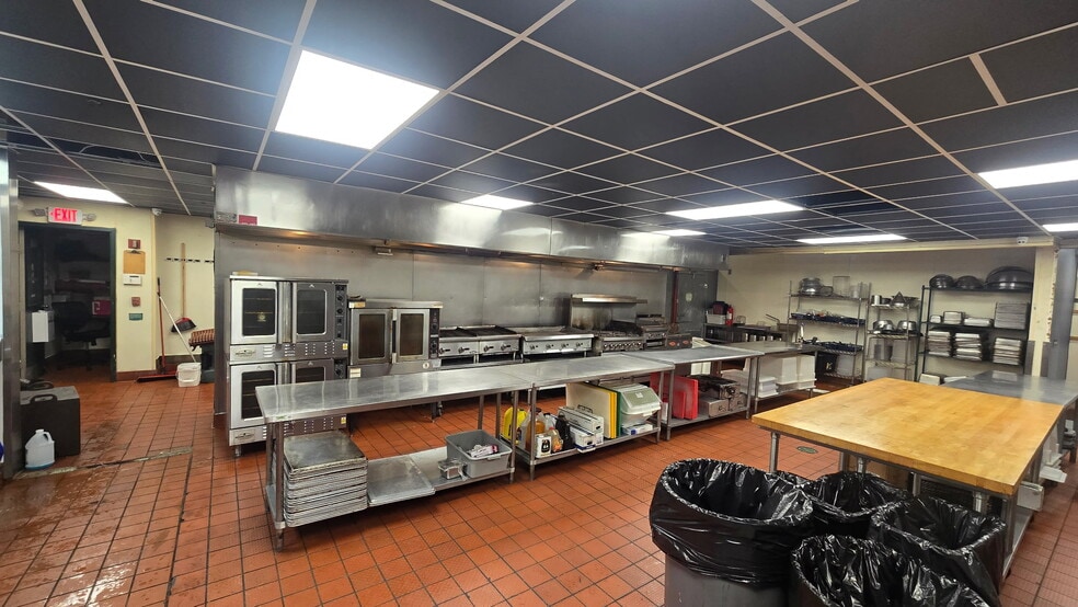 More Photos Of 80 Franklin Mills Blvd, Philadelphia Restaurant For Sale
