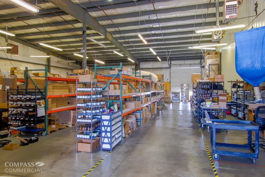 More Photos Of 62980 Boyd Acres Rd, Bend Warehouse For Lease