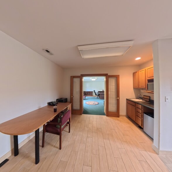 More Photos Of 805 E Palatine Rd, Palatine Office For Sale