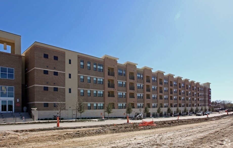 More Photos Of 3850-3900 Vitruvian Way, Addison Apartments For Lease