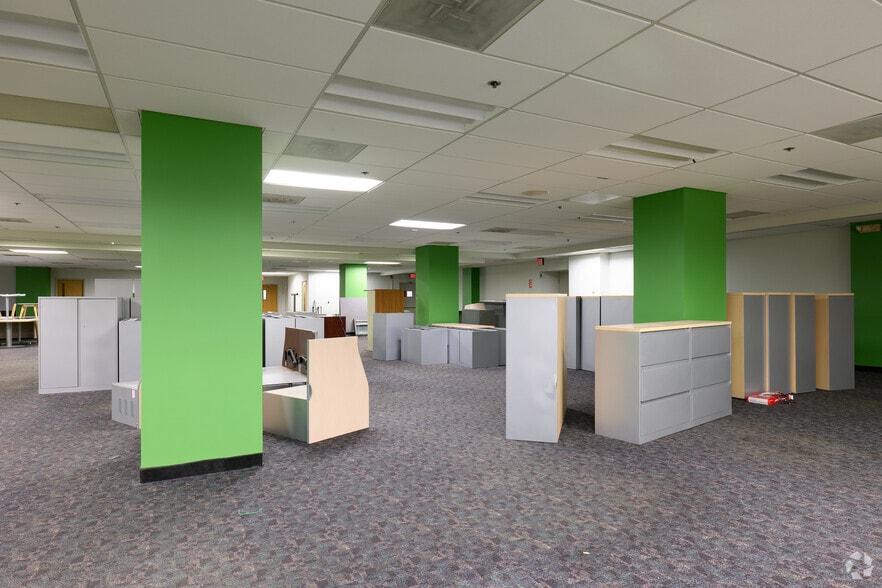 More Photos Of 400 West Ave, Rochester Flex For Sale