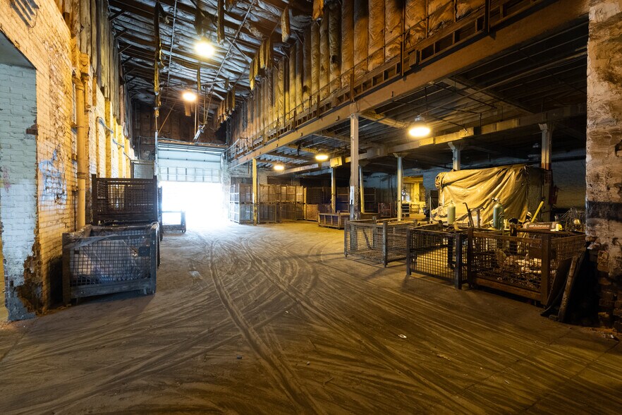 More Photos Of 1315 W 18th St, Anderson Warehouse For Sale