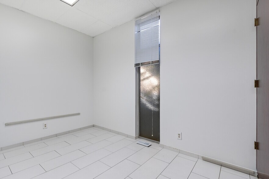 More Photos Of 2330 S Main St, Salt Lake City Office For Lease