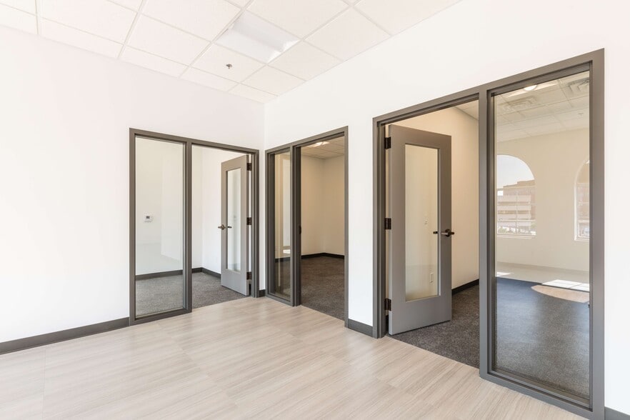 More Photos Of 1100-1120 Classen Dr, Oklahoma City Unknown For Lease