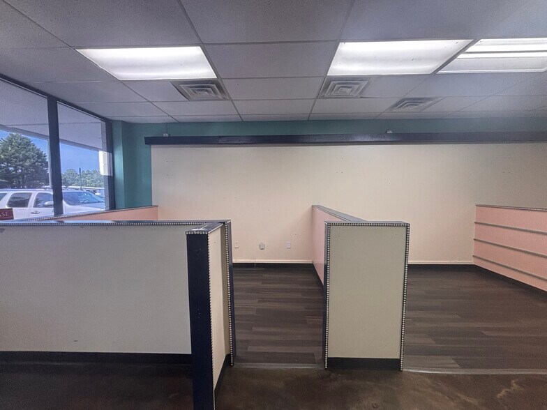 More Photos Of 928 S Park St, Carrollton Storefront Retail Office For Lease