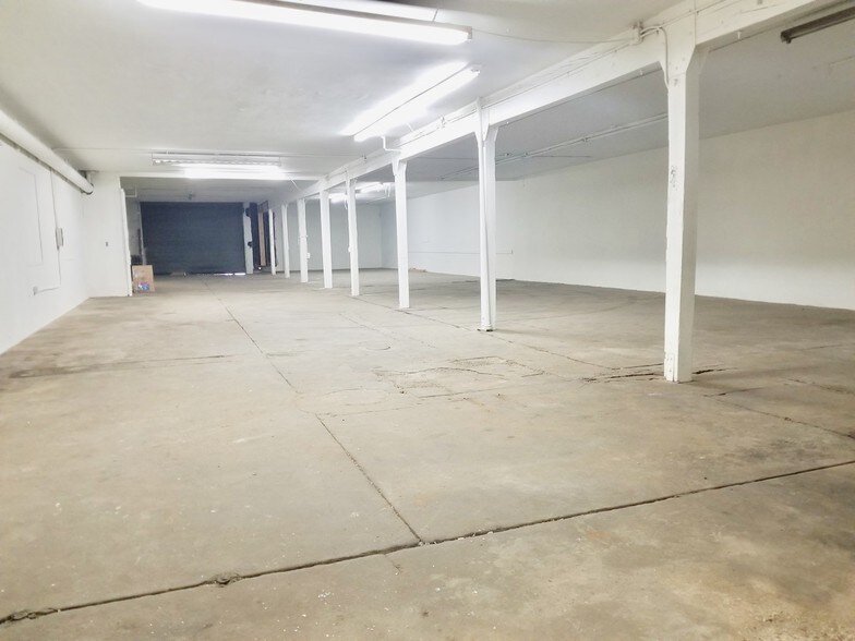 More Photos Of 425 E 58th St, Los Angeles Warehouse For Lease