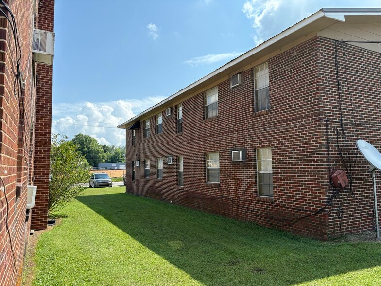 More Photos Of 203 E Chestnut St, Gadsden Apartments For Sale