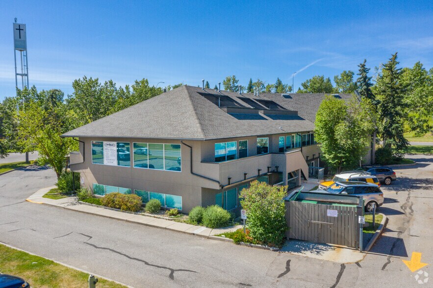 More Photos Of 83 Deerpoint Rd SE, Calgary Medical For Lease