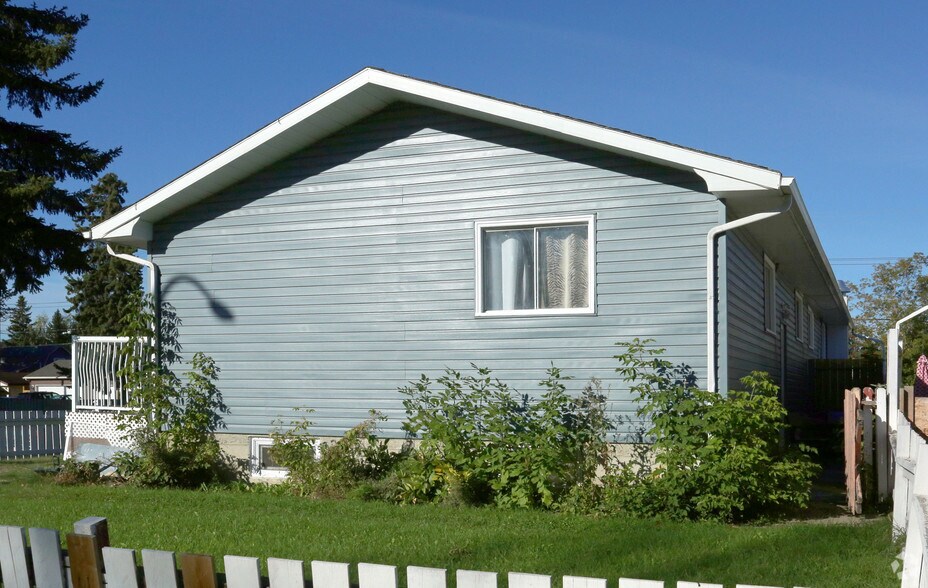 More Photos Of 15608 103rd Ave NW, Edmonton Freestanding For Sale