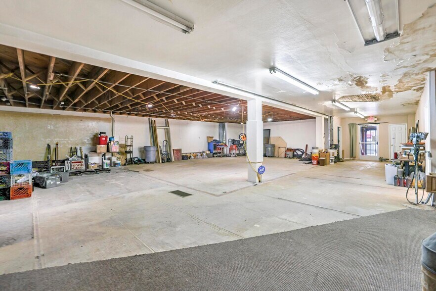 More Photos Of 233 Main Ave E, Twin Falls Storefront For Sale