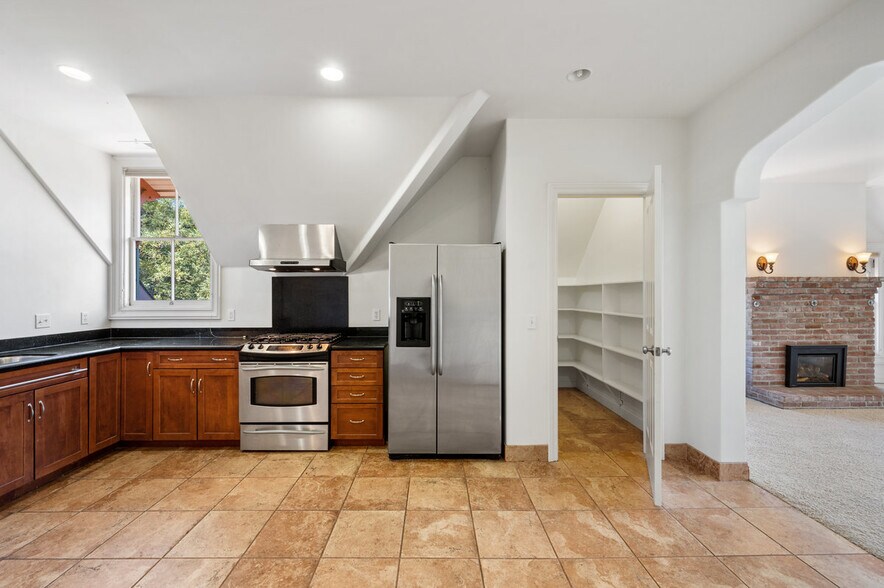 More Photos Of 333 G St, San Rafael Apartments For Sale
