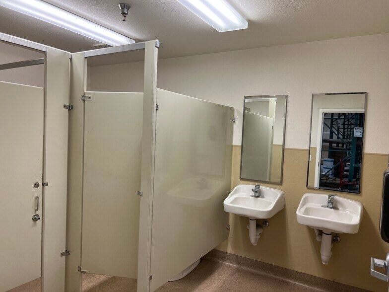 More Photos Of 4730 Enterprise Way, Modesto Warehouse For Lease