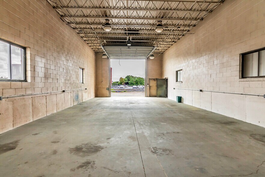 More Photos Of 35 Marston St, Lawrence Manufacturing For Lease