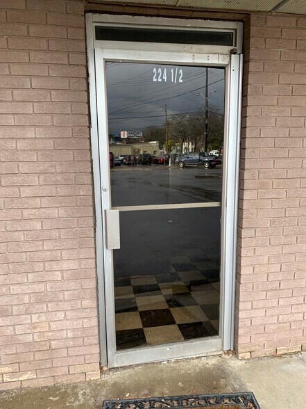 More Photos Of 224-226 W Michigan Ave, Ypsilanti Storefront Retail Residential For Lease