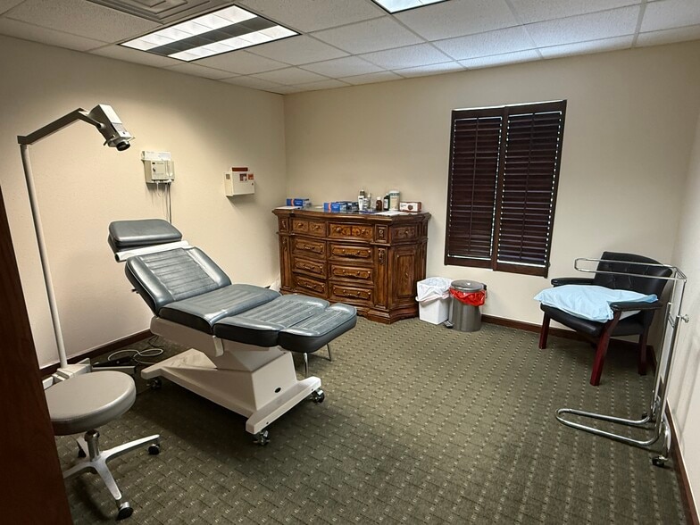 More Photos Of 2644 NW 63rd St, Oklahoma City Bank For Sale