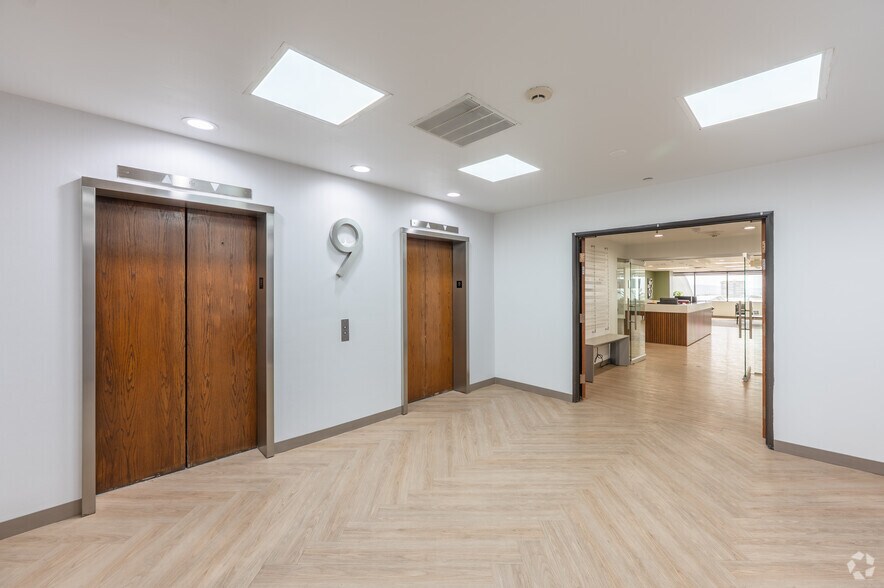 More Photos Of 101 Convention Center Dr, Las Vegas Coworking Space