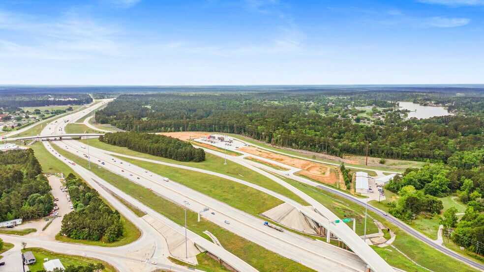 More Photos Of I-45 South, Huntsville Storefront Retail Office For Lease