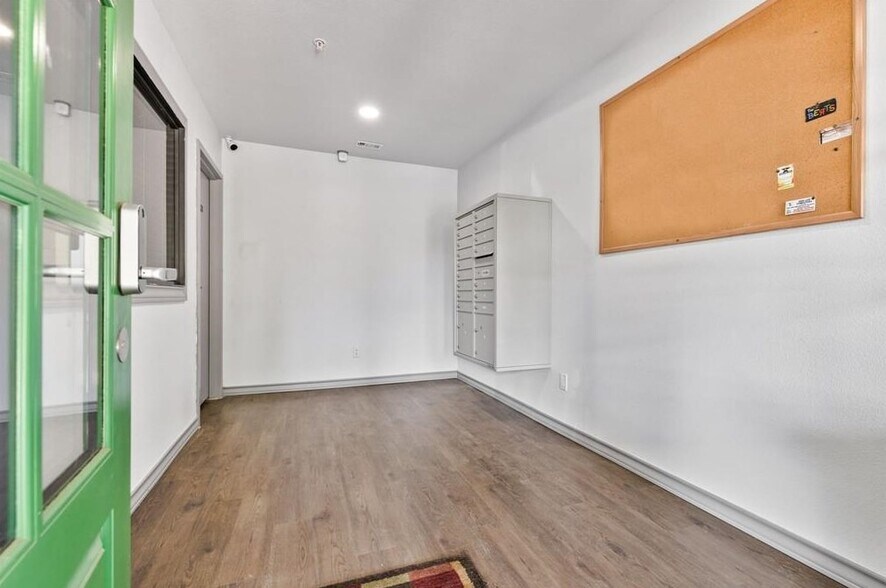 More Photos Of 618 Live Oak St, Blanco Apartments For Sale