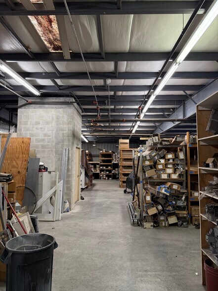 More Photos Of 3573 Plover Ave, Naples Manufacturing For Sale