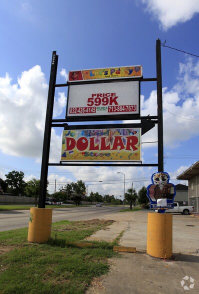 More Photos Of 13210 S Post Oak Rd, Houston General Retail For Sale