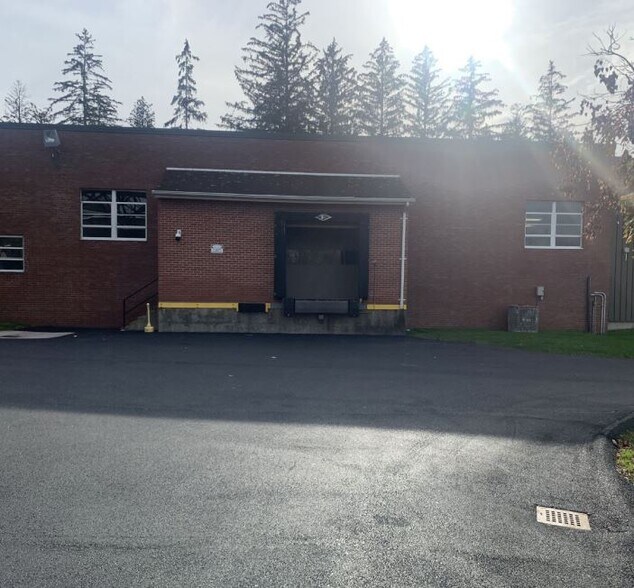 More Photos Of 55 Ryder Rd, Maryknoll Warehouse For Lease