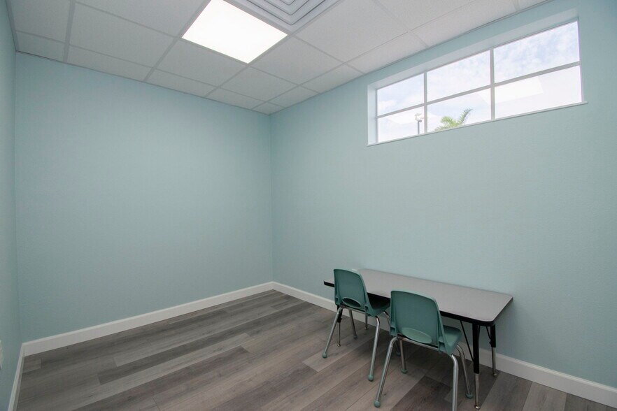 More Photos Of 4535 Tamiami Trl, Port Charlotte Office For Lease