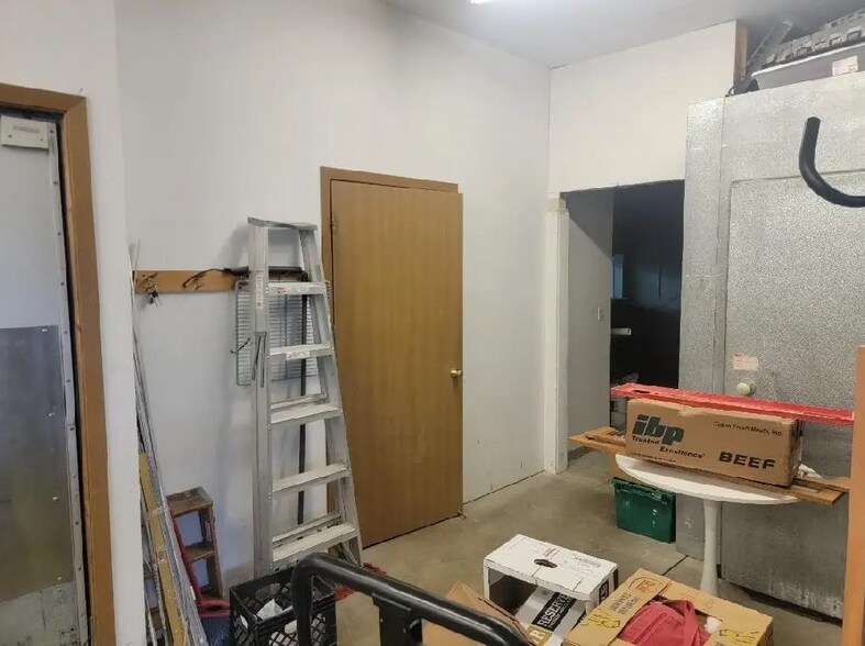 More Photos Of O E Railroad St, Kendall Freestanding For Sale