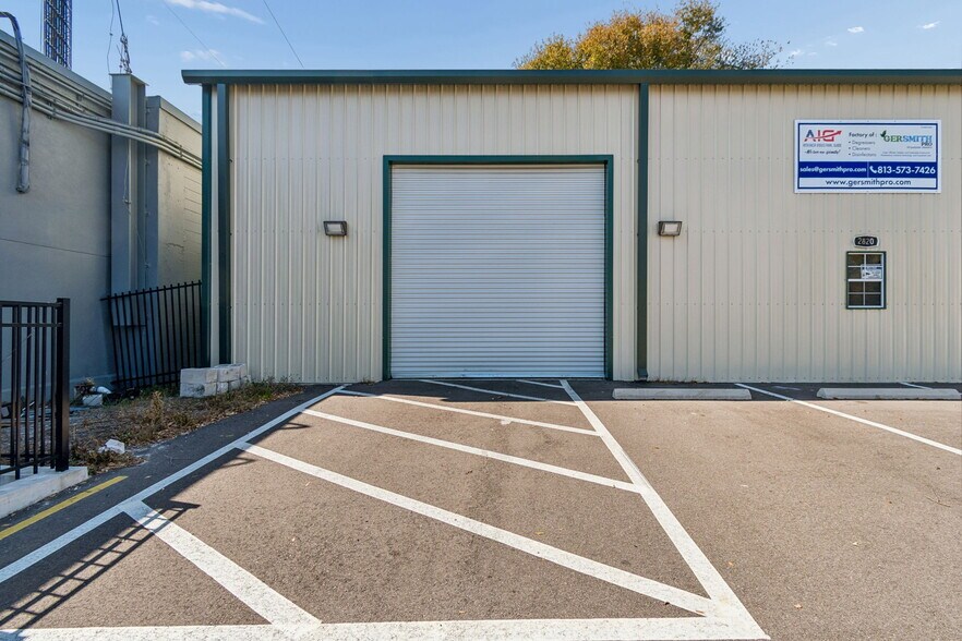 More Photos Of 2820 N 34th St, Tampa Warehouse For Lease