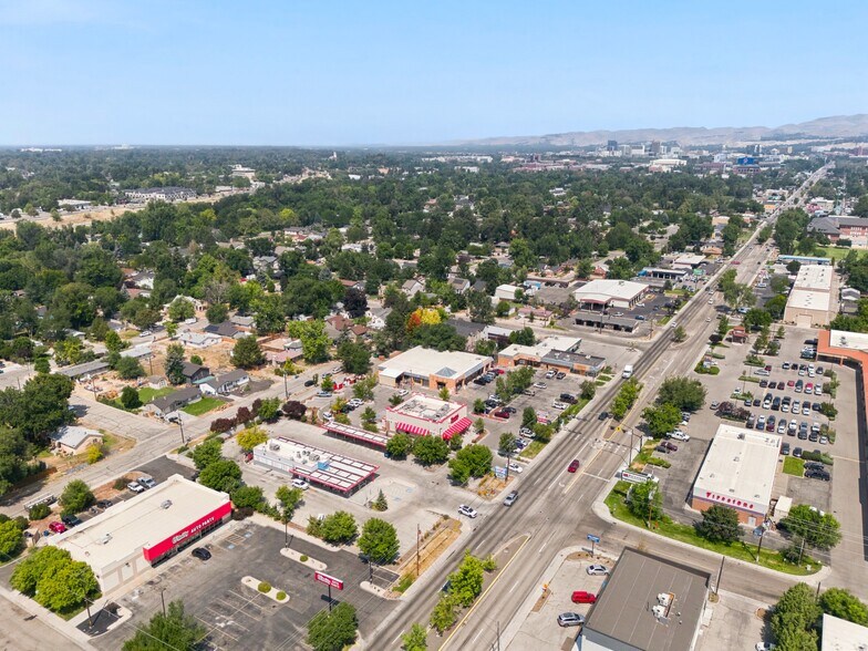 More Photos Of 2143 S Broadway Ave, Boise Fast Food For Sale