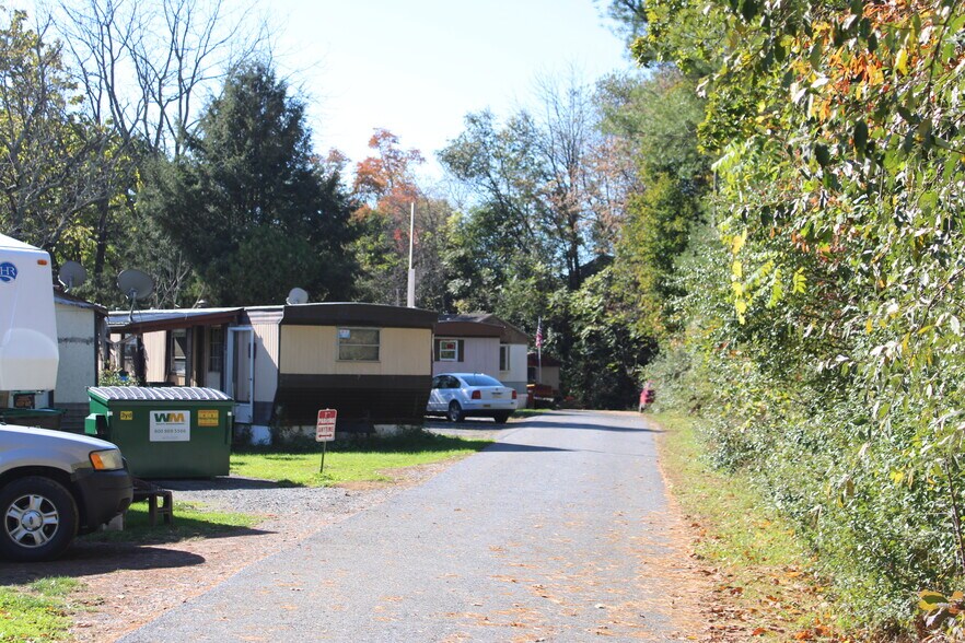 More Photos Of Chapel Dr, Pine Grove Manufactured Housing Mobile Home Park For Sale