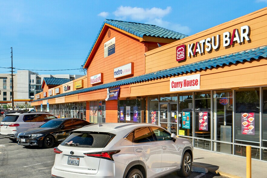 More Photos Of 24200-24228 Crenshaw Blvd, Torrance Restaurant For Lease