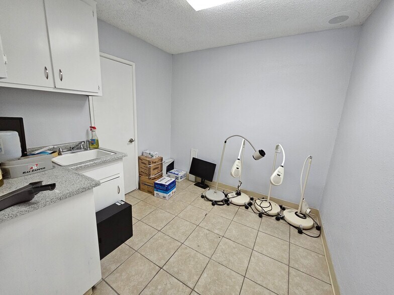 More Photos Of 1376 N Waterman Ave, San Bernardino Medical For Lease