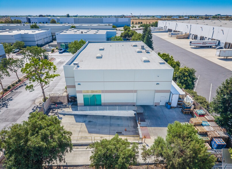 More Photos Of 1264 DuPont Ct, Manteca Warehouse For Sale