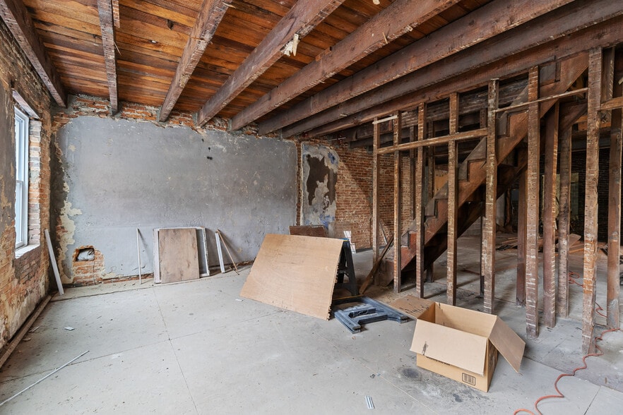 More Photos Of 663 W Pratt St, Baltimore Storefront Retail Residential For Sale