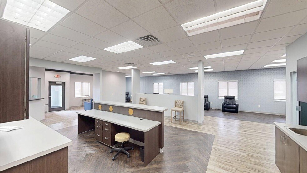 More Photos Of 1192 E Pershing Rd, Decatur Medical For Lease