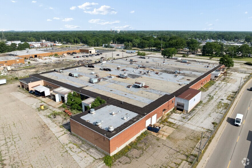 More Photos Of 1185 E Keating Ave, Muskegon Manufacturing For Sale