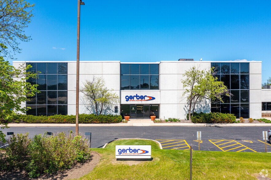 More Photos Of 120-160 W Center Ct, Schaumburg Office For Lease