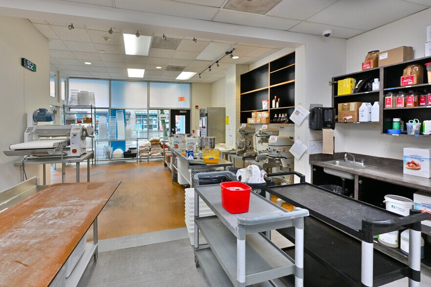 More Photos Of 1701 SW Jefferson St, Portland Restaurant For Lease