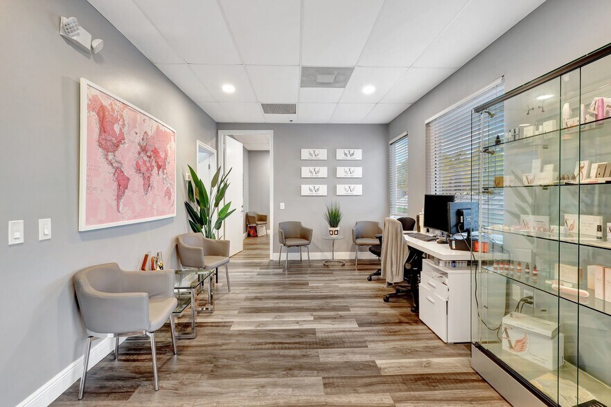 More Photos Of 1200 S Rogers Cir, Boca Raton Warehouse For Lease