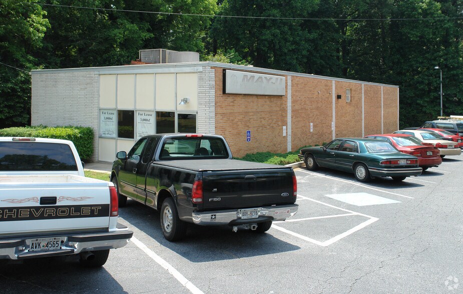 More Photos Of 3688 Clearview Ave, Doraville Unknown For Lease