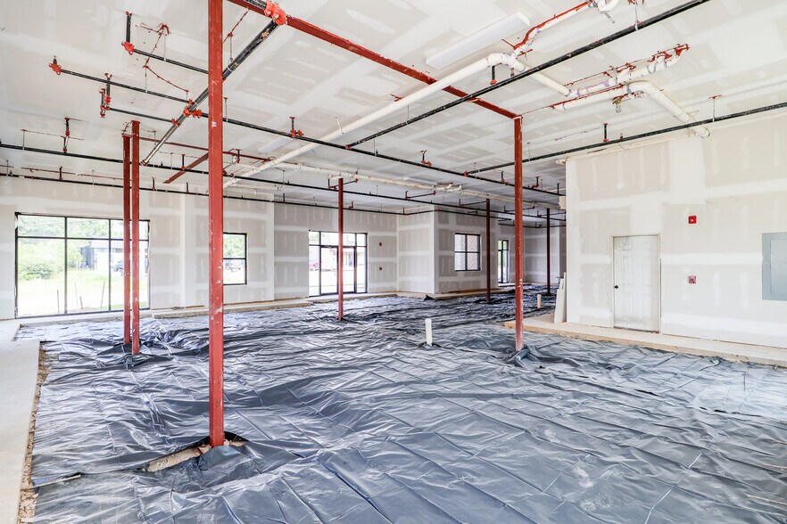 More Photos Of 1004 N Lamar Blvd, Oxford General Retail For Sale