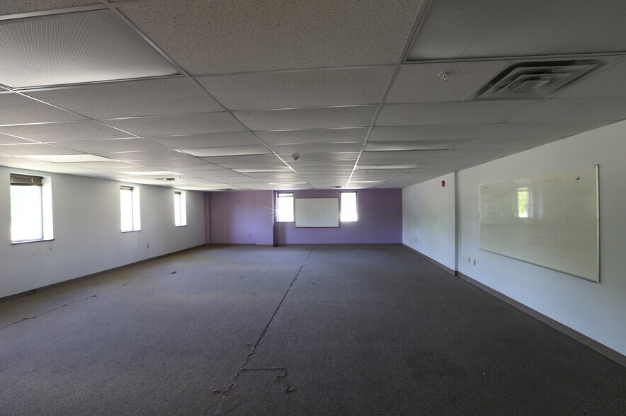 More Photos Of 184 Salem Ave, Dayton Office Residential For Lease